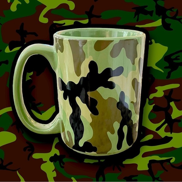 HERITAGE Metalworks Mallard 3D Pewter Emblem on 15 oz Camouflage Mug - Picture 2 of 4